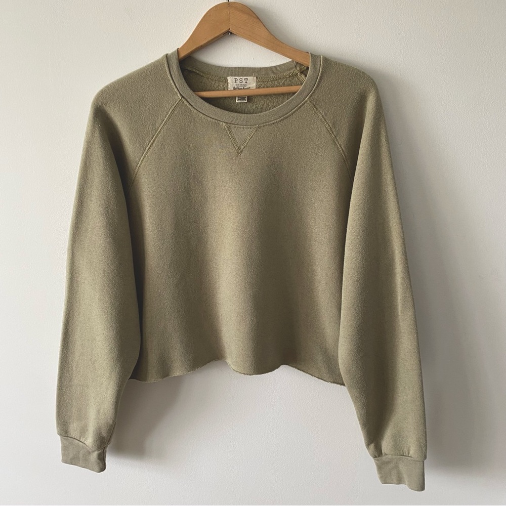 Project Social T PST heathered sage green cropped sweater shirt size medium